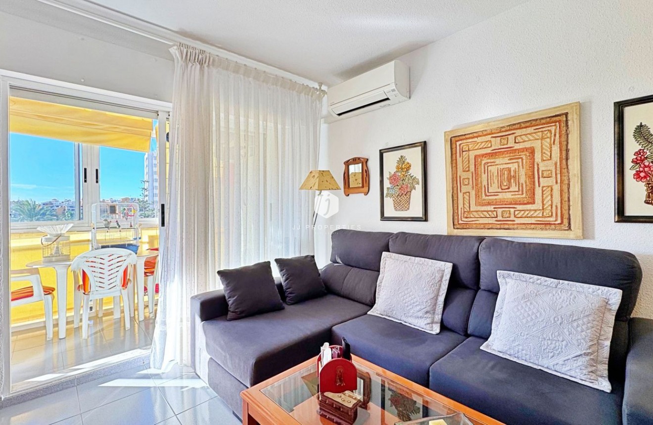 Resale - Apartment / flat -
Torrevieja - Costa Blanca
