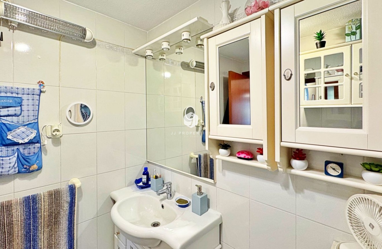 Resale - Apartment / flat -
Torrevieja - Costa Blanca