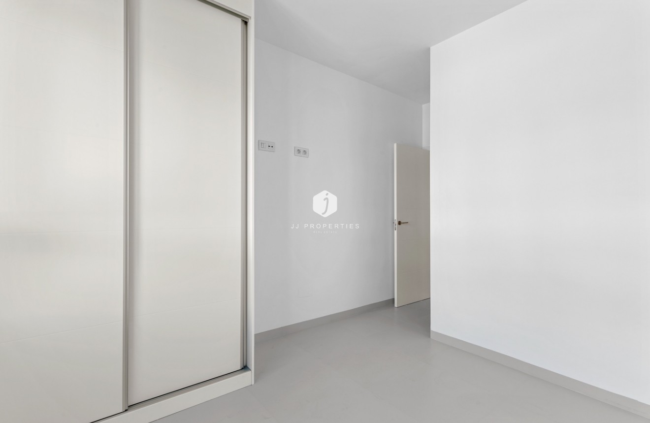 Resale - Apartment / flat -
San Miguel de Salinas - Inland