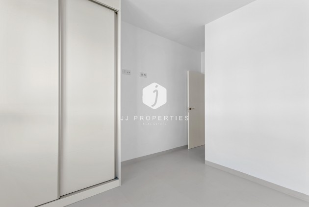 Resale - Apartment / flat -
San Miguel de Salinas - Inland