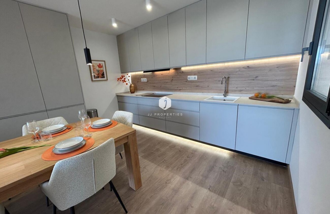 Resale - Chalet -
Dolores - Costa Blanca