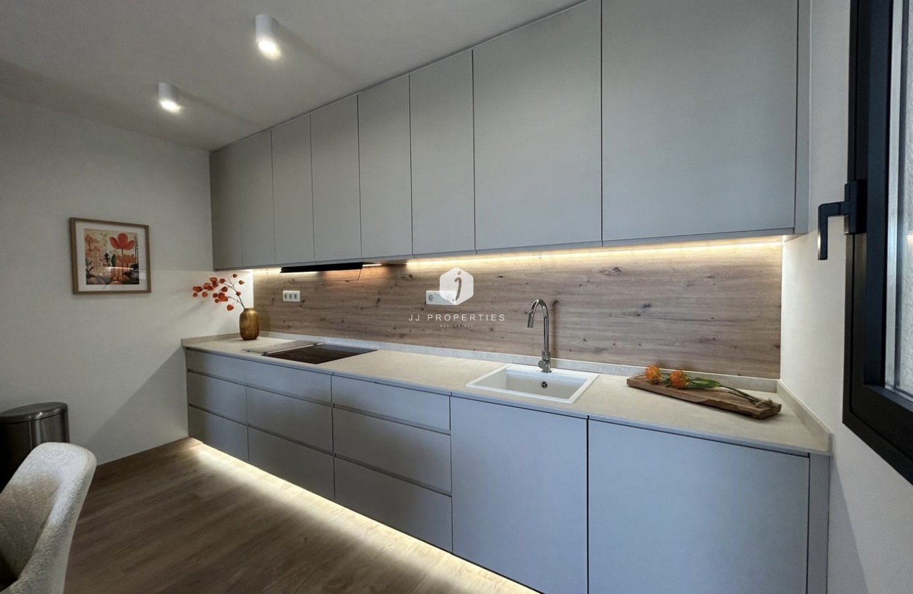 Resale - Chalet -
Dolores - Costa Blanca