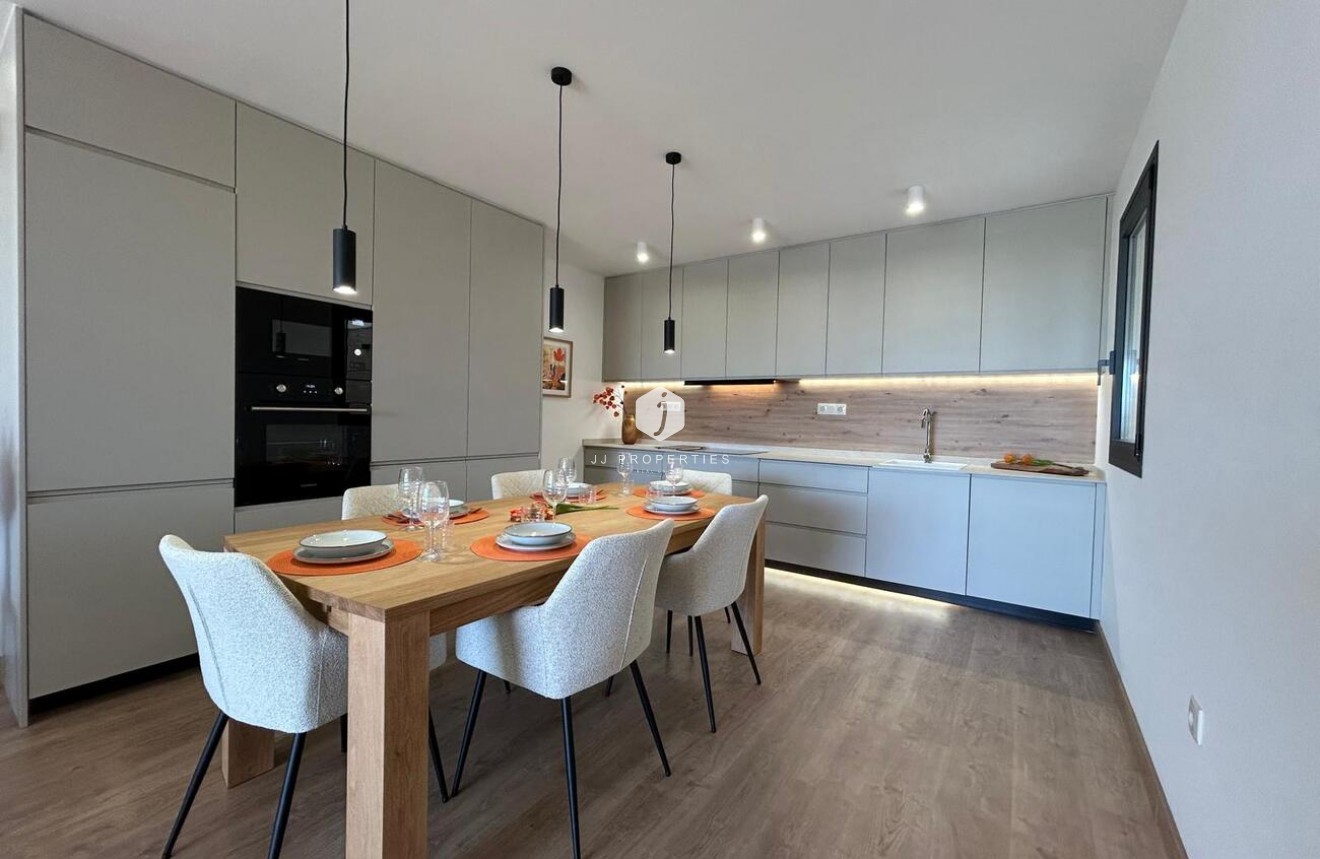 Resale - Chalet -
Dolores - Costa Blanca