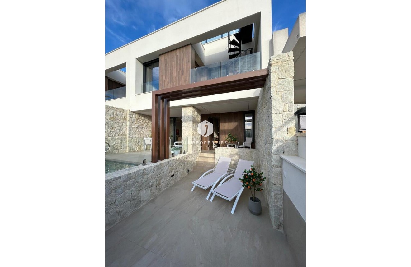 Resale - Chalet -
Dolores - Costa Blanca