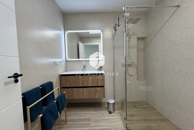 Resale - Chalet -
Dolores - Costa Blanca