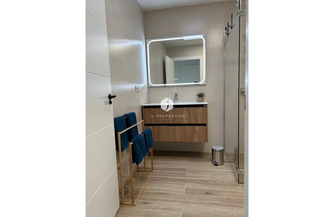 Resale - Chalet -
Dolores - Costa Blanca