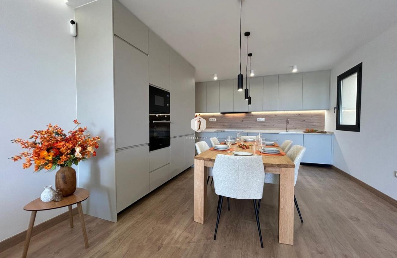 Resale - Chalet -
Dolores - Costa Blanca