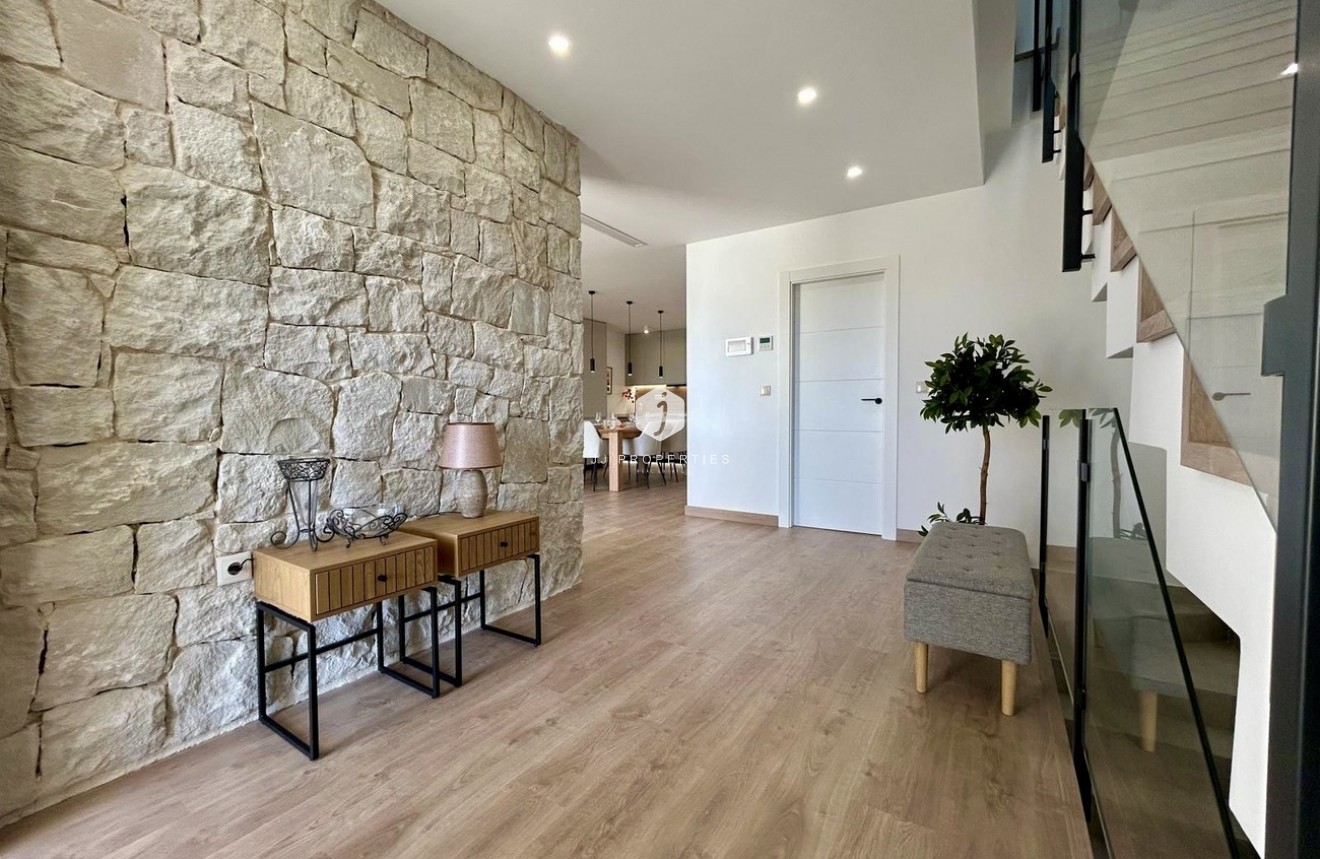 Resale - Chalet -
Dolores - Costa Blanca