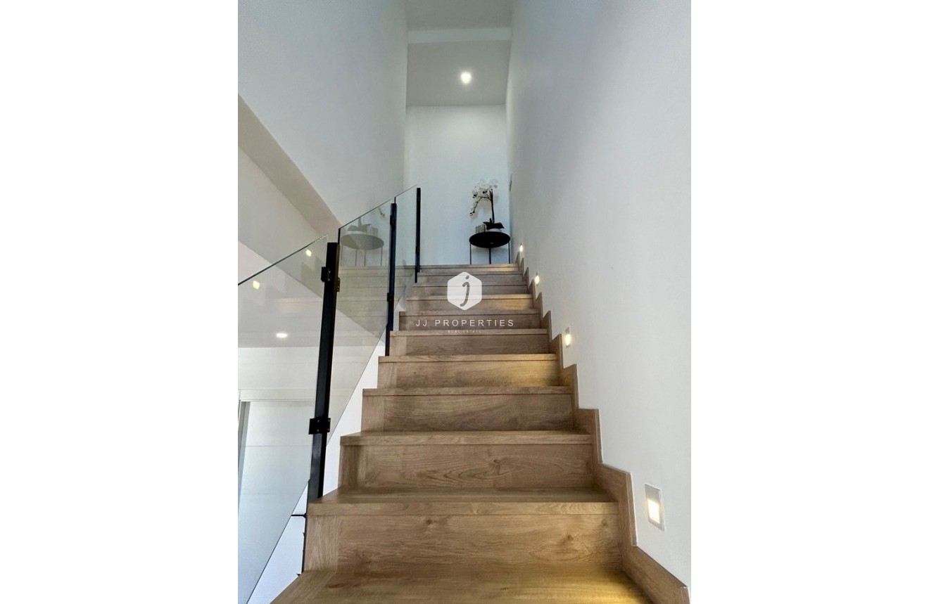 Resale - Chalet -
Dolores - Costa Blanca