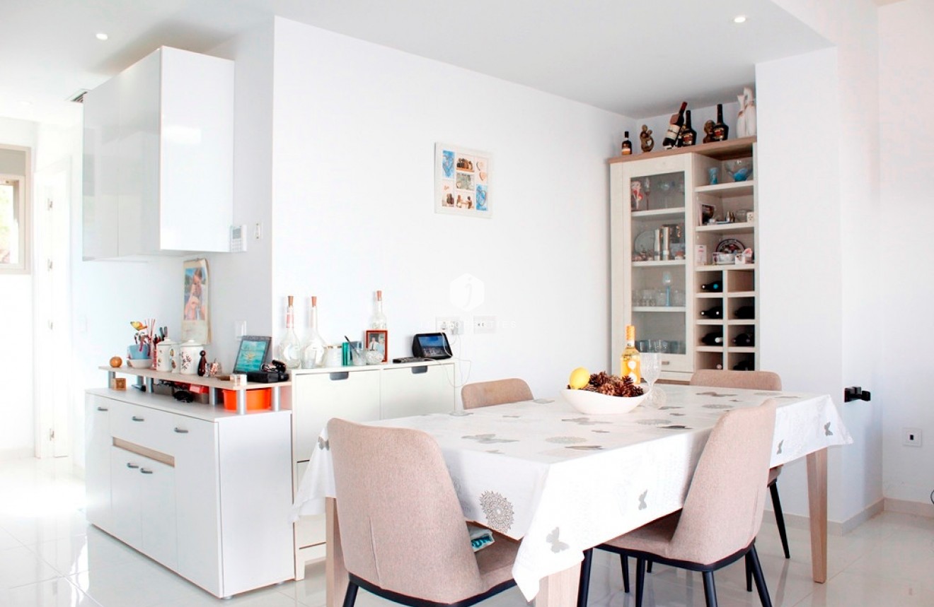 Resale - Villa -
San Miguel de Salinas - Inland