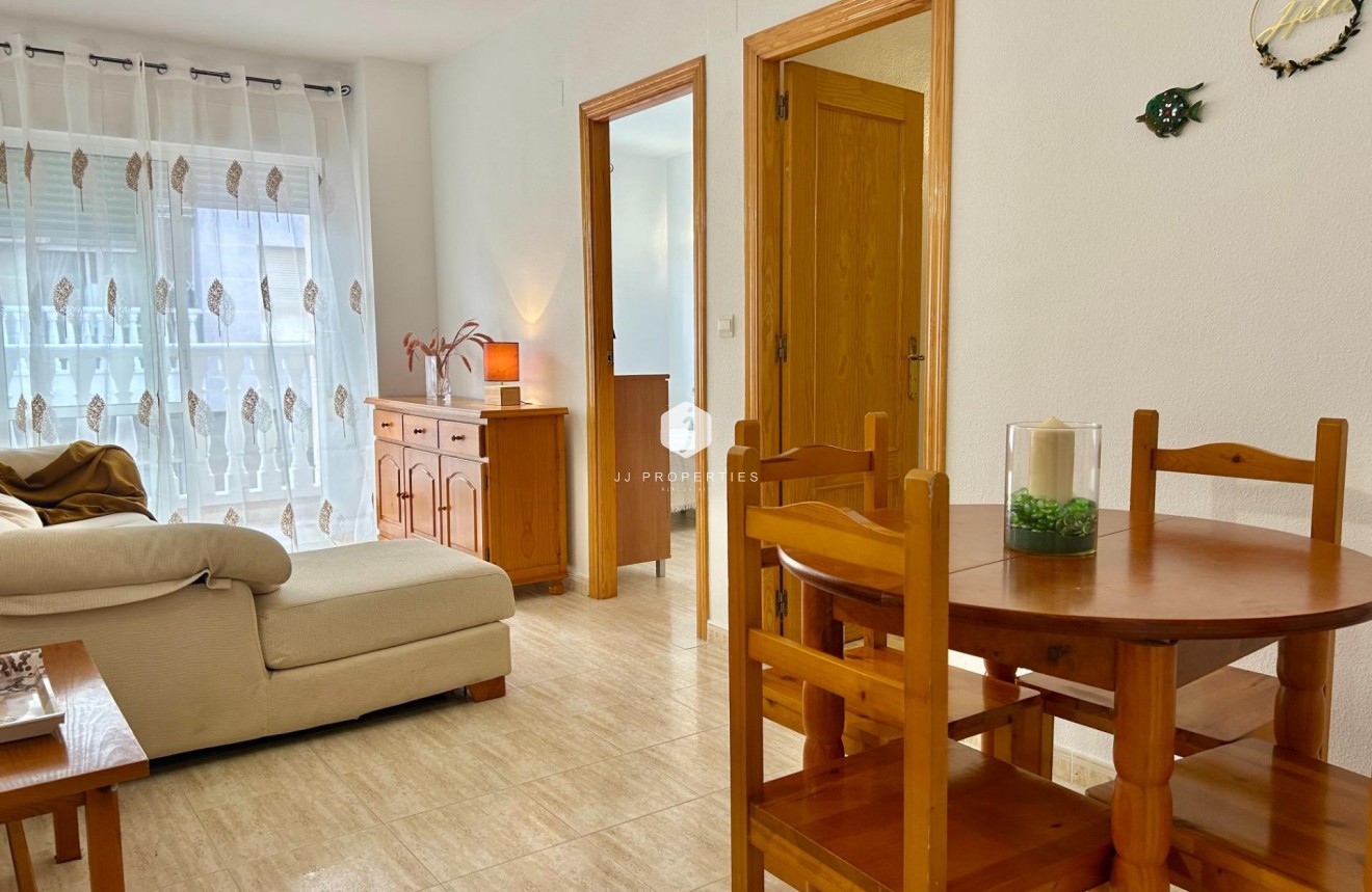 Resale - Apartment / flat -
Torrevieja - Estacion de autobuses
