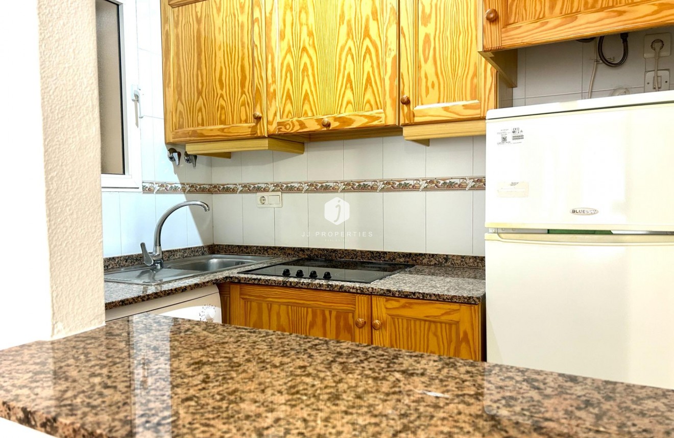 Resale - Apartment / flat -
Torrevieja - Estacion de autobuses