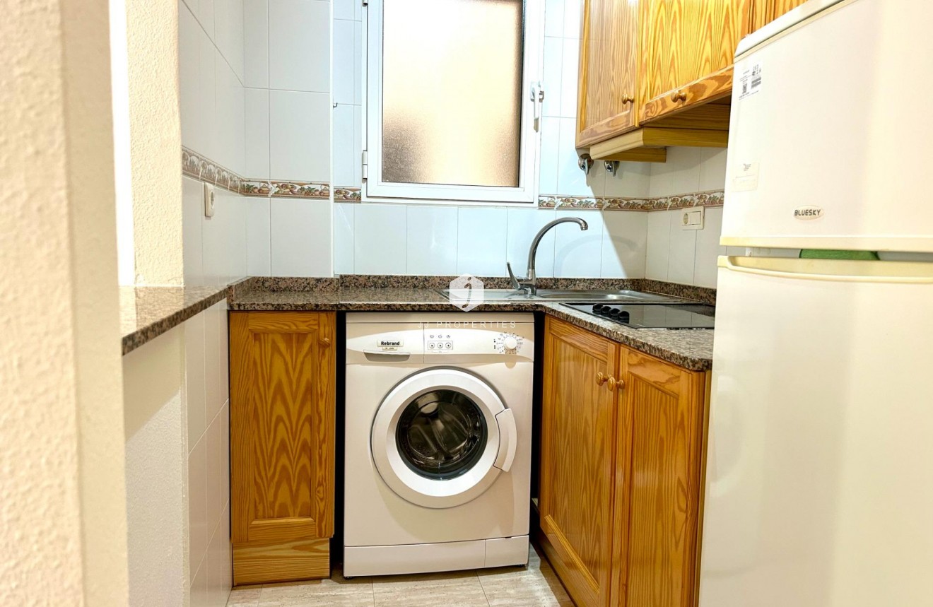 Resale - Apartment / flat -
Torrevieja - Estacion de autobuses