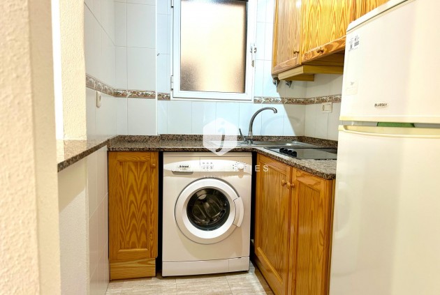 Resale - Apartment / flat -
Torrevieja - Estacion de autobuses