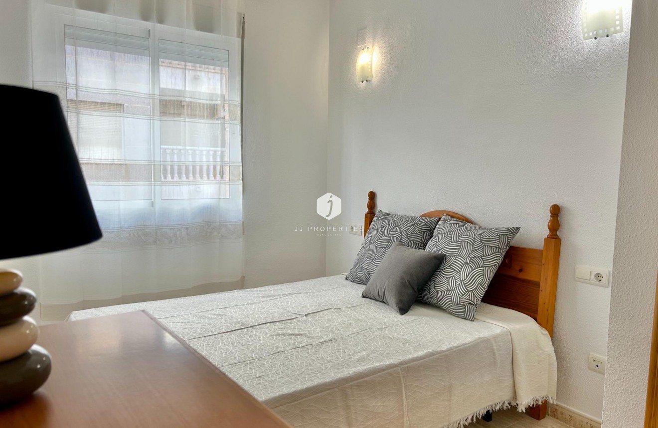 Resale - Apartment / flat -
Torrevieja - Estacion de autobuses