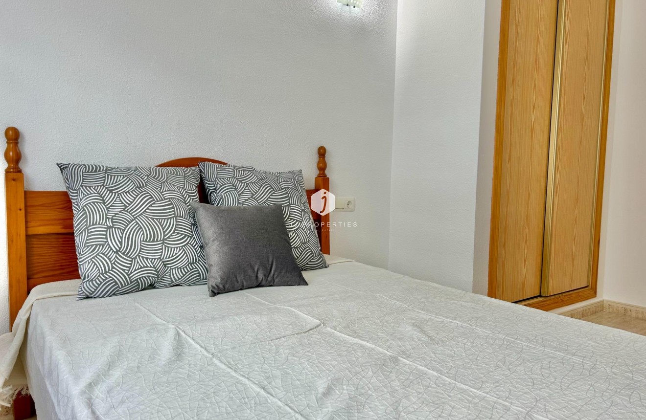 Resale - Apartment / flat -
Torrevieja - Estacion de autobuses