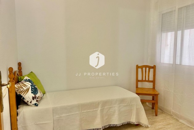 Resale - Apartment / flat -
Torrevieja - Estacion de autobuses