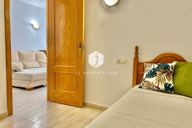 Resale - Apartment / flat -
Torrevieja - Estacion de autobuses