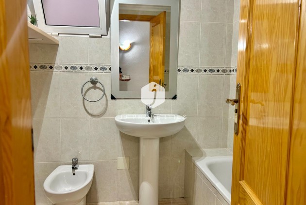 Resale - Apartment / flat -
Torrevieja - Estacion de autobuses