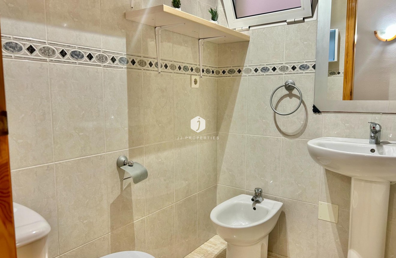 Resale - Apartment / flat -
Torrevieja - Estacion de autobuses