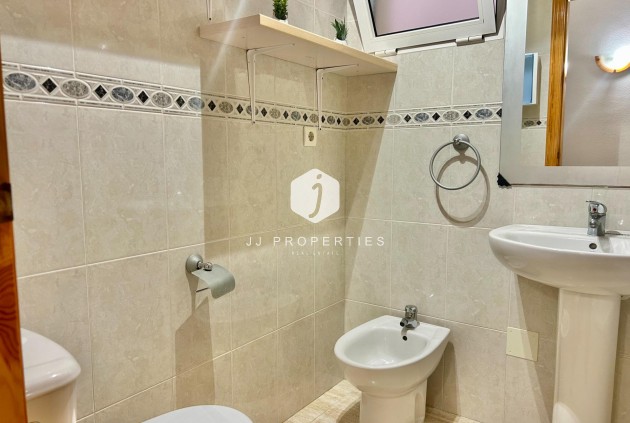 Resale - Apartment / flat -
Torrevieja - Estacion de autobuses