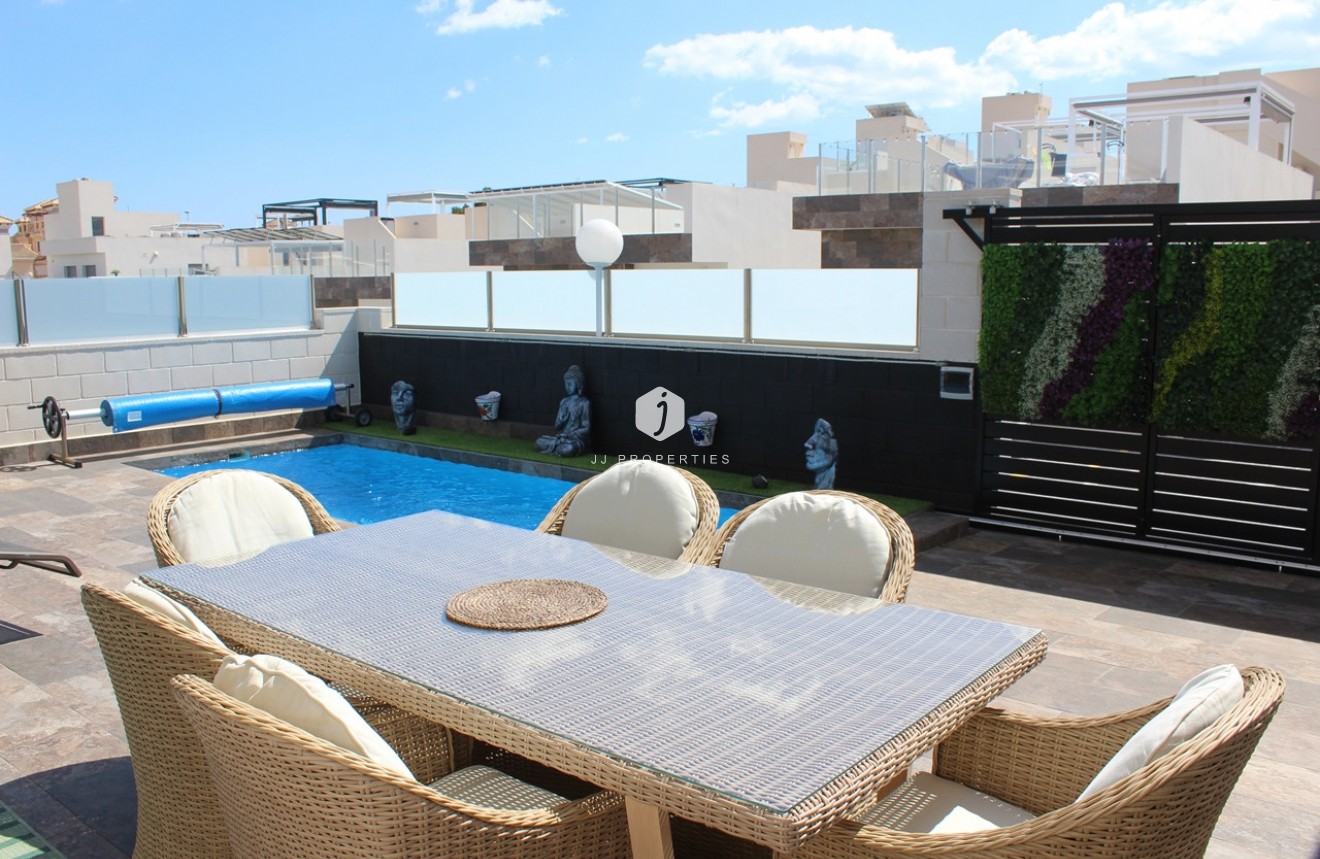 Resale - Villa -
Orihuela Costa - Costa Blanca