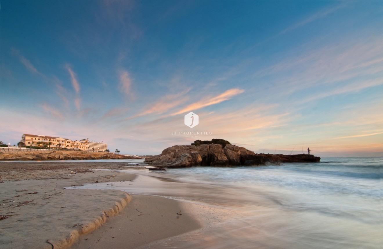 Resale - Villa -
Orihuela Costa - Costa Blanca