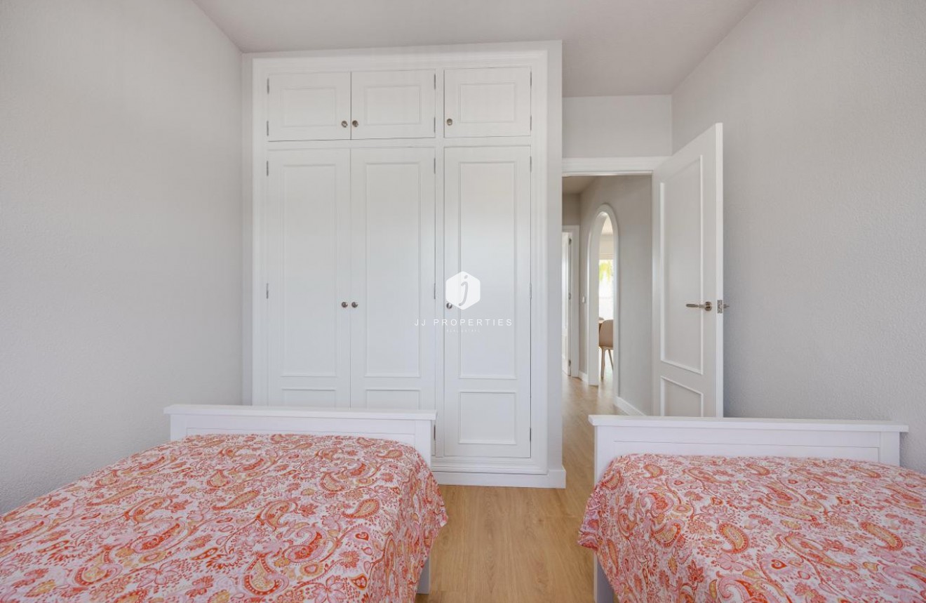 Resale - Apartment / flat -
Orihuela Costa - Costa Blanca