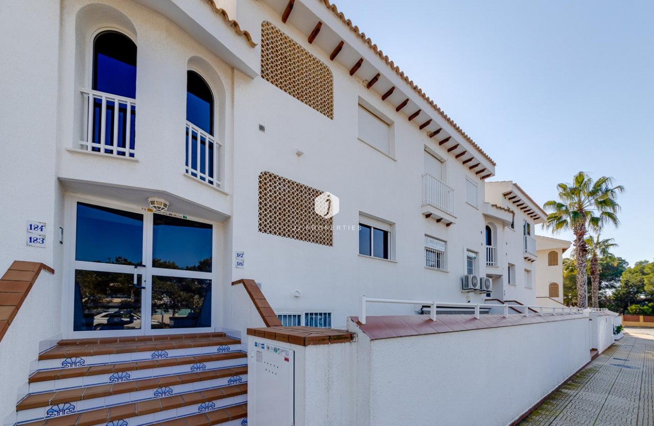 Resale - Apartment / flat -
Orihuela Costa - Costa Blanca