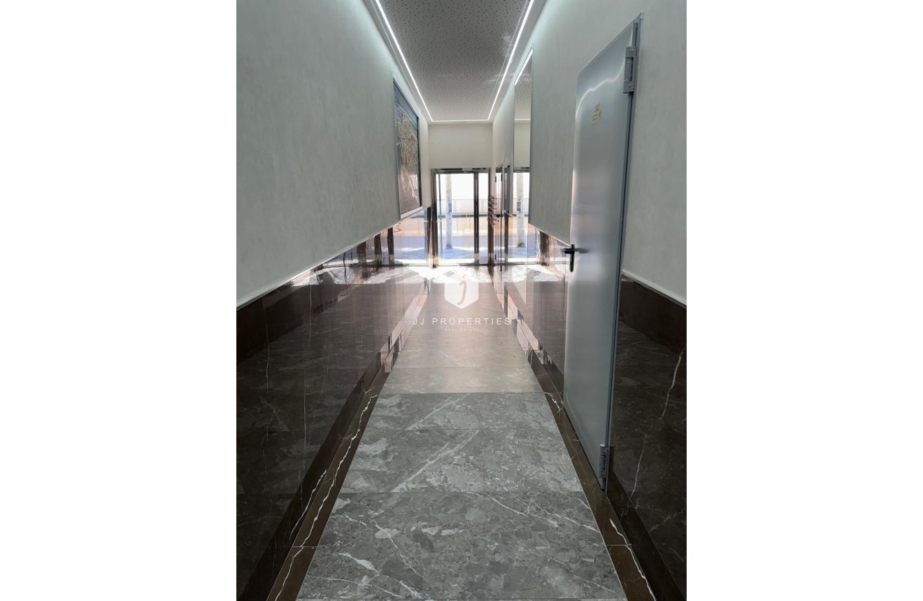 Resale - Apartment / flat -
Torrevieja - Estacion de autobuses