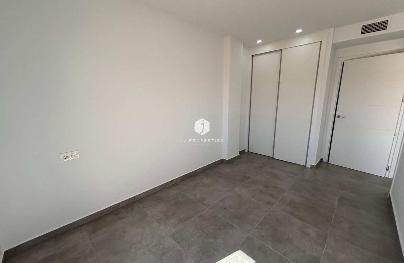 Resale - Apartment / flat -
Torrevieja - Estacion de autobuses