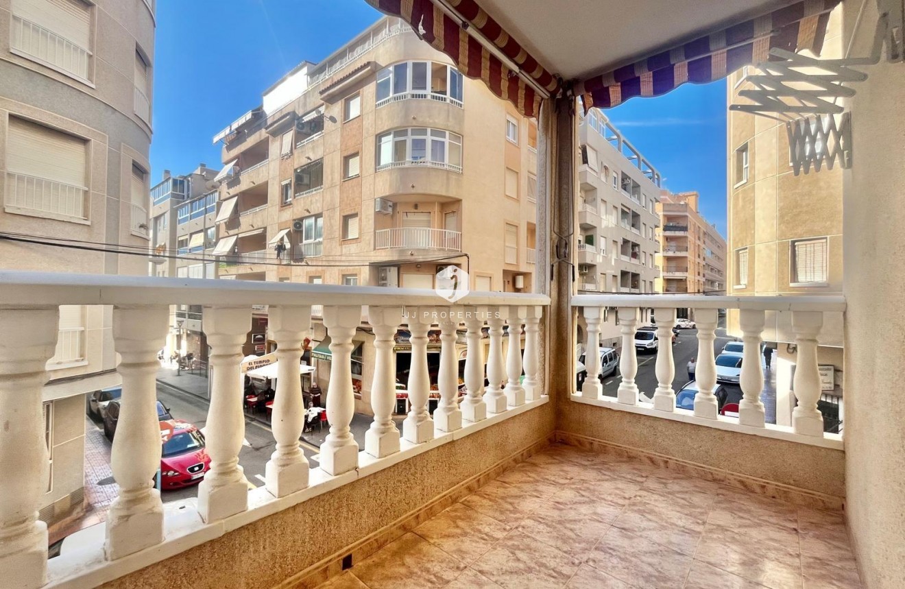 Resale - Apartment / flat -
Torrevieja - Habaneras