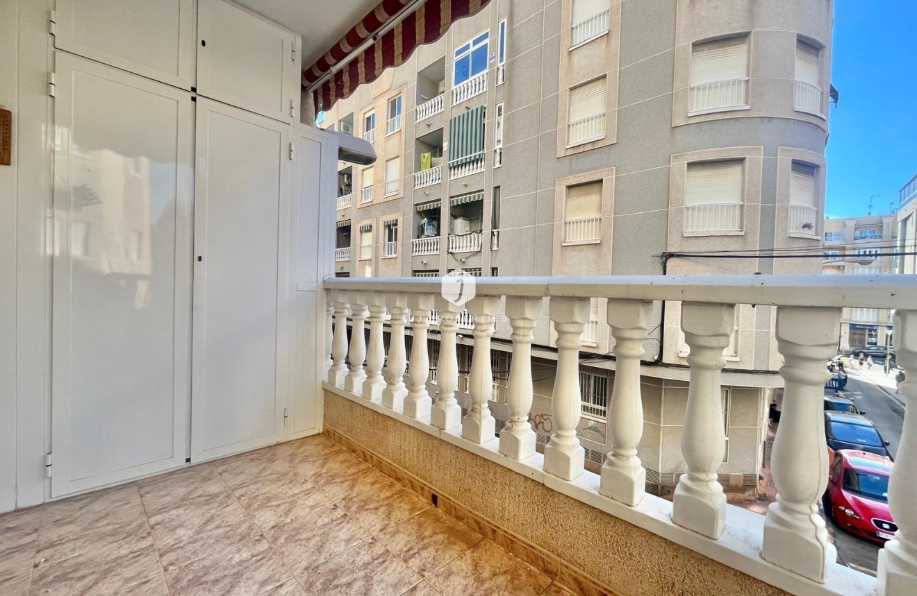 Resale - Apartment / flat -
Torrevieja - Habaneras