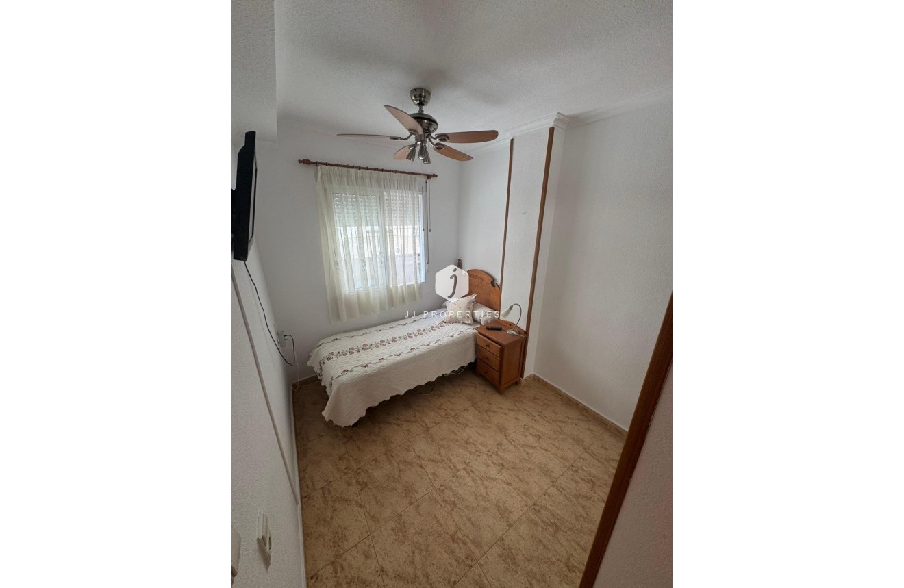 Resale - Apartment / flat -
Torrevieja - Habaneras