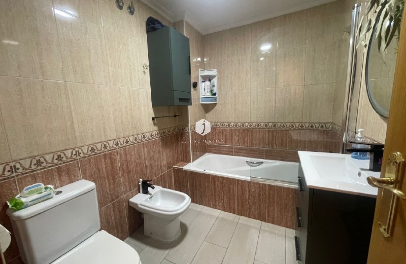 Resale - Apartment / flat -
Torrevieja - Costa Blanca