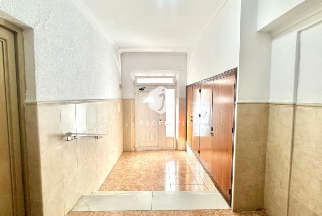 Resale - Apartment / flat -
Torrevieja - Estacion de autobuses