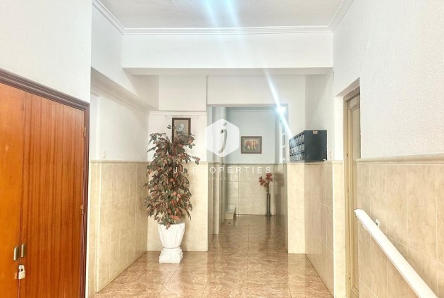 Resale - Apartment / flat -
Torrevieja - Estacion de autobuses
