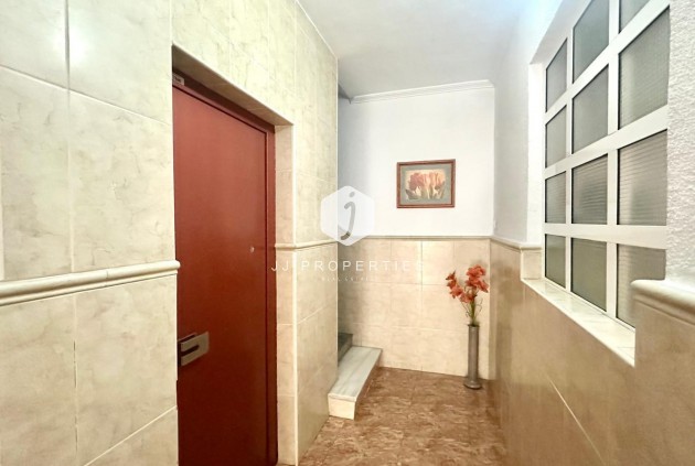 Resale - Apartment / flat -
Torrevieja - Estacion de autobuses