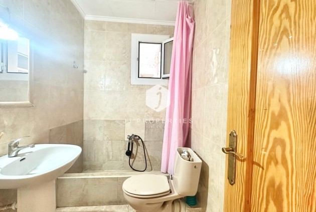 Resale - Apartment / flat -
Torrevieja - Estacion de autobuses