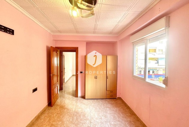 Resale - Apartment / flat -
Torrevieja - Estacion de autobuses