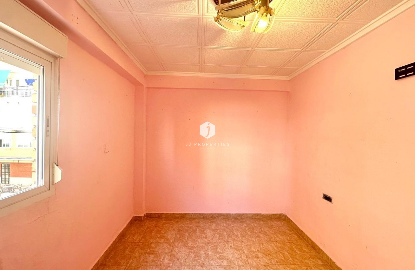 Resale - Apartment / flat -
Torrevieja - Estacion de autobuses