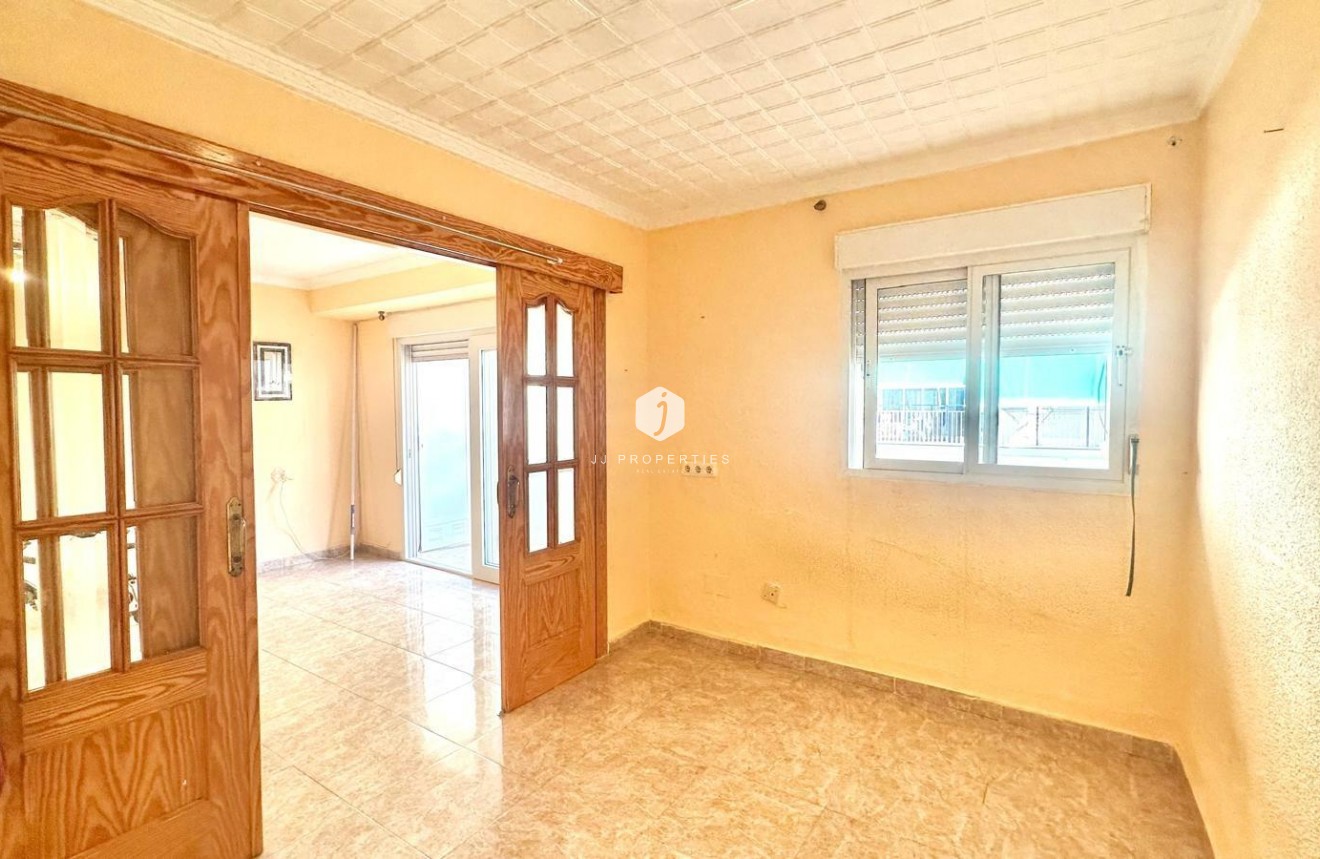 Resale - Apartment / flat -
Torrevieja - Estacion de autobuses