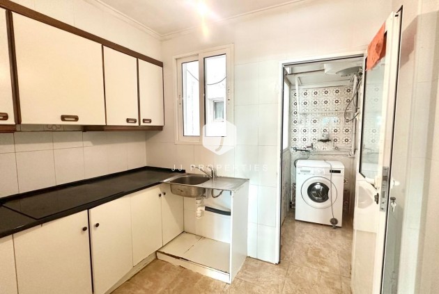 Resale - Apartment / flat -
Torrevieja - Estacion de autobuses