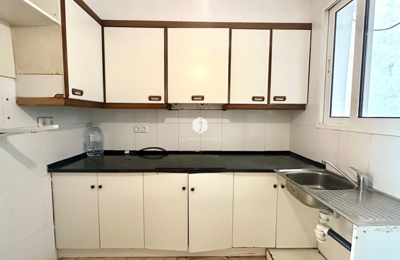 Resale - Apartment / flat -
Torrevieja - Estacion de autobuses