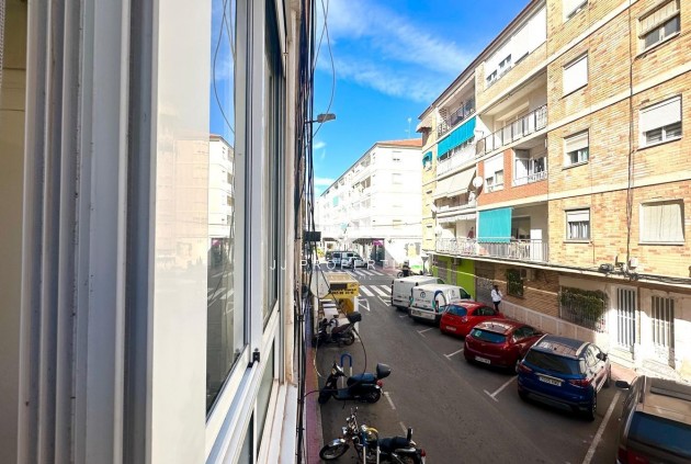 Resale - Apartment / flat -
Torrevieja - Estacion de autobuses