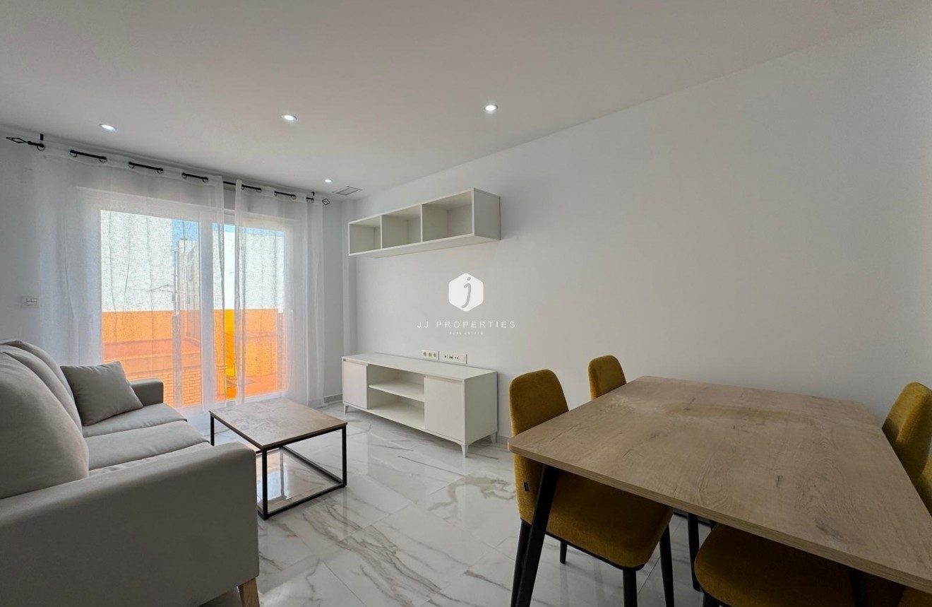 Resale - Apartment / flat -
Torrevieja - Centro