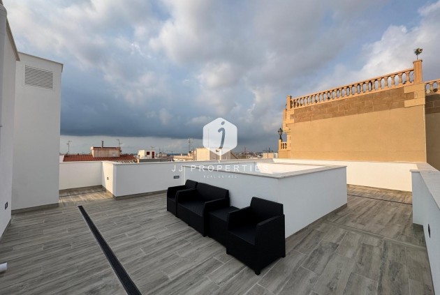 Resale - Apartment / flat -
Torrevieja - Centro