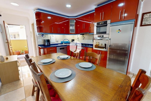 Resale - Apartment / flat -
Torrevieja - Puerto Deportivo Marina Salinas