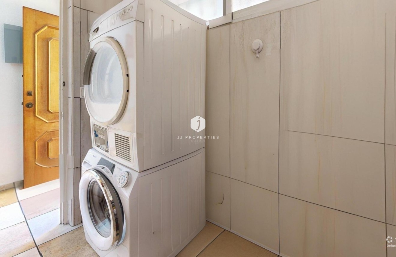 Resale - Apartment / flat -
Torrevieja - Puerto Deportivo Marina Salinas