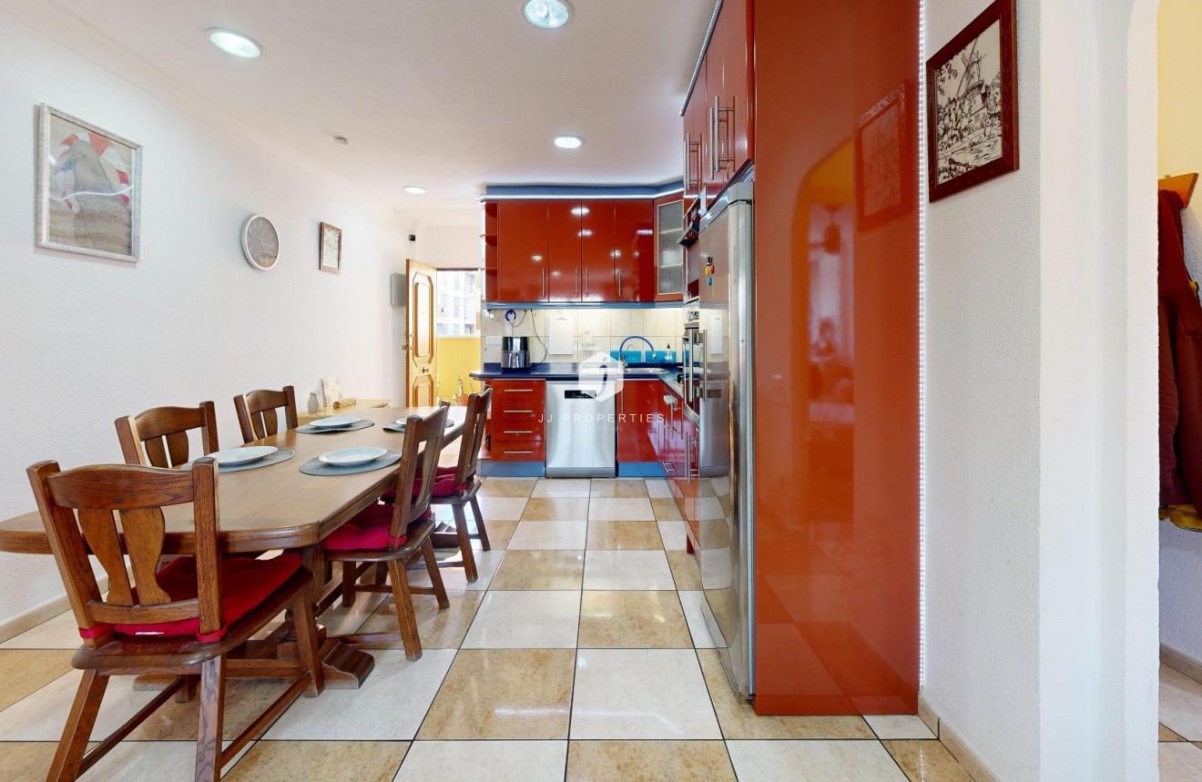 Resale - Apartment / flat -
Torrevieja - Puerto Deportivo Marina Salinas